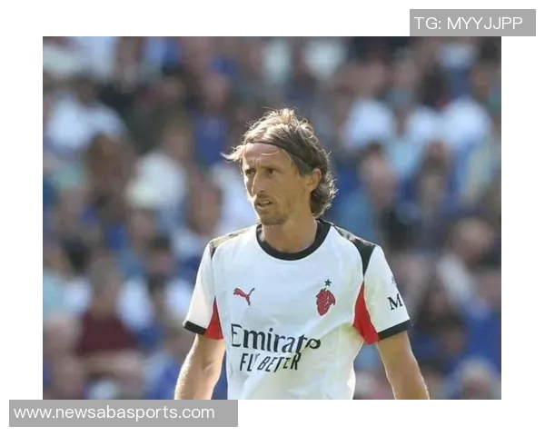 米兰新星里奇首球闪耀赛场跑动12公里传球成功率高达97